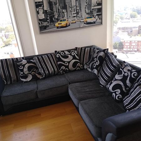 לונדון Room In Luxurious Penthouse Apartment מראה חיצוני תמונה